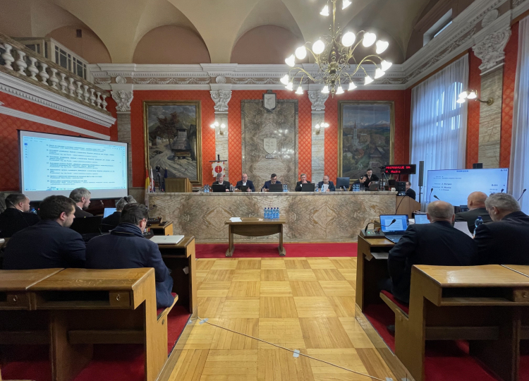 32 miliónov do mesta