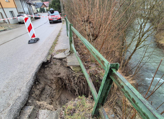 Mesto vyhlásilo mimoriadnu situáciu kvôli zosuvu pôdy v Bielom Potoku
