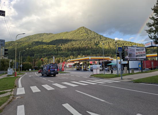 Prečo niektoré semafory v Ružomberku len blikajú?