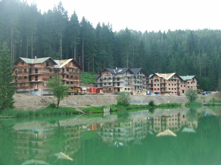 ROZSIAHLA VÝSTAVBA V HRABOVE POKRAČUJE BLESKOVÝM TEMPOM (+FOTO)